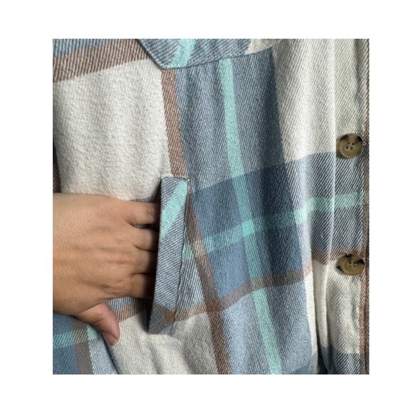 Aeropostale Blue Plaid Button Front Shacket Jacket Size Medium - Picture 2 of 5